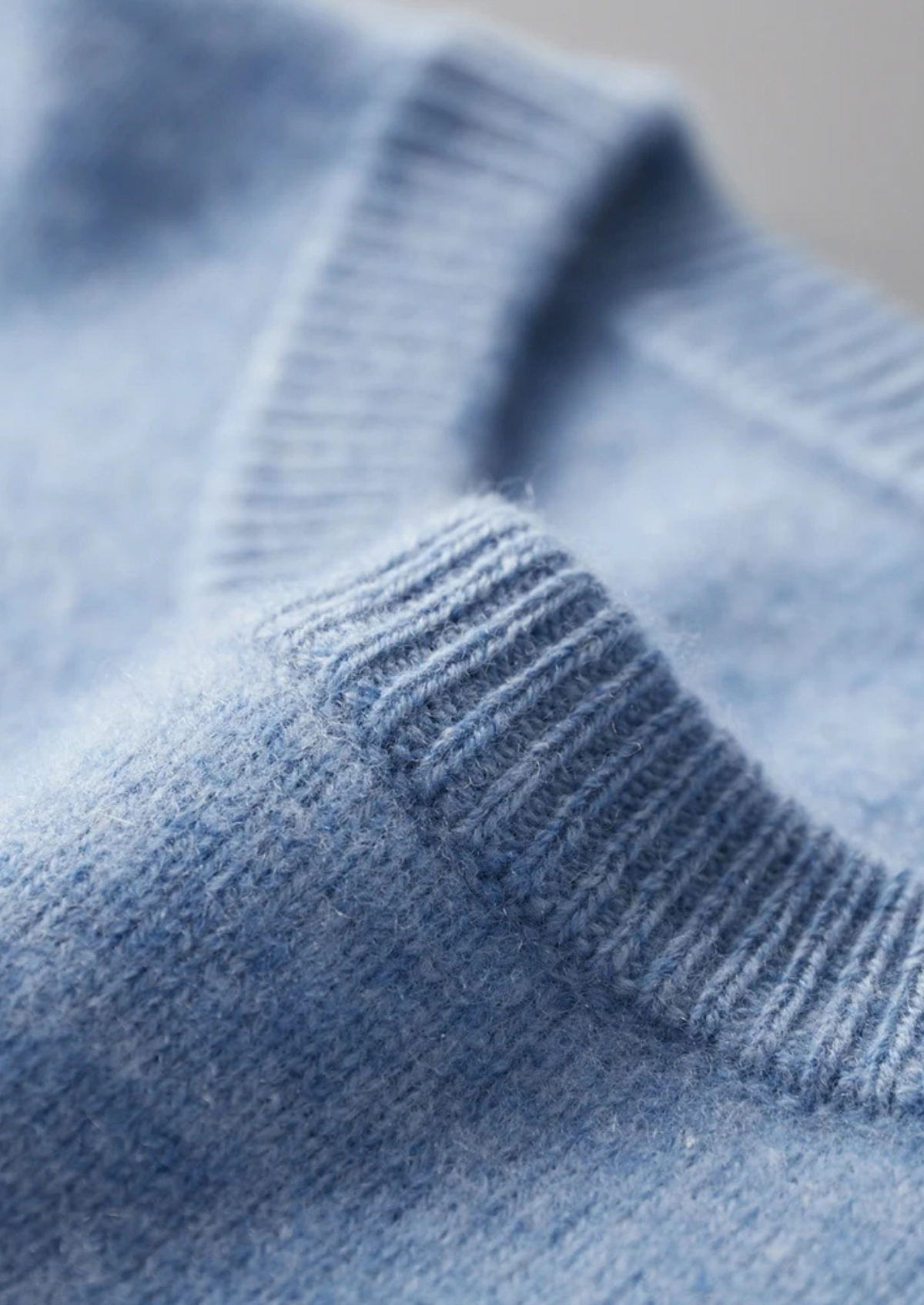 Pure Extra-Fine Merino Wool Classic Crewneck - photo 13