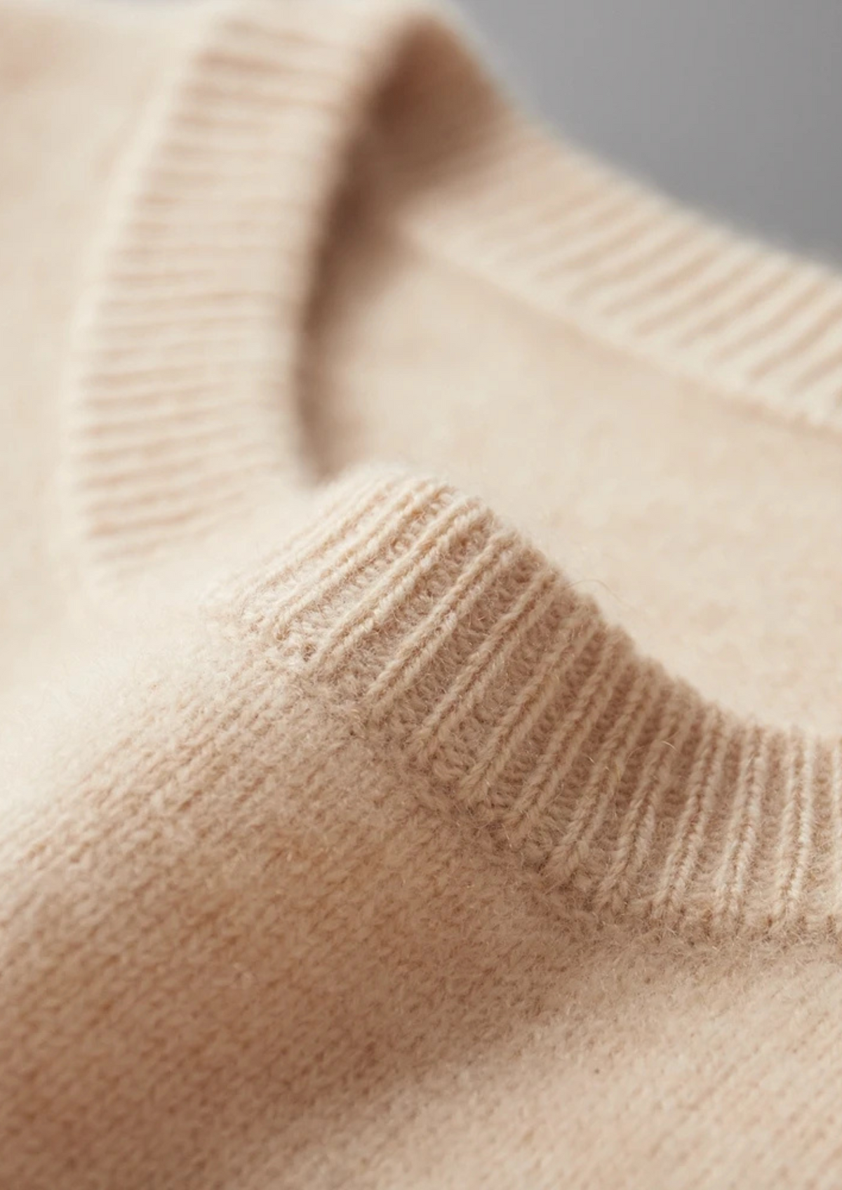 Pure Extra-Fine Merino Wool Classic Crewneck - photo 5